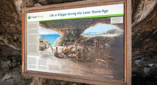 web-grootbos-stone-age-people-cave.jpg