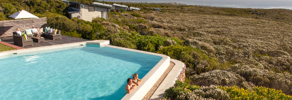 web-grootbos-accommodation-forest-lodge-pool-06.jpg